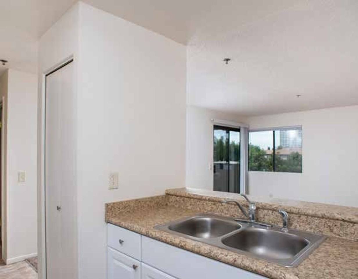 423 Church Ave - Photo 3 of 9