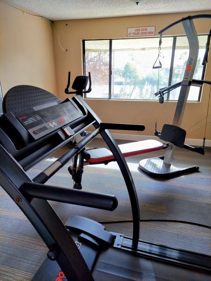 423 Church Ave - Photo 5 of 9