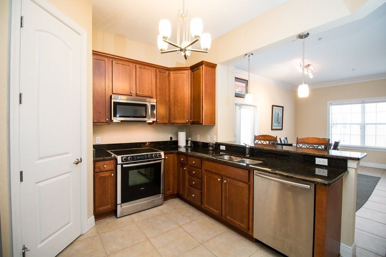 230 Sw 2nd Ave - Photo 3 of 5