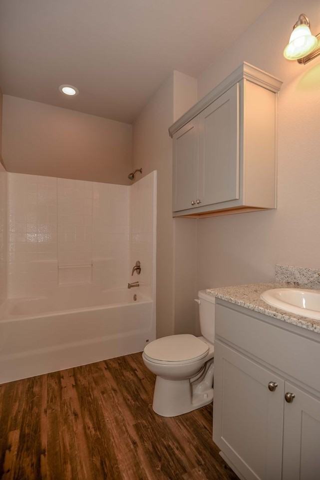 400 Kate Ln - Photo 4 of 22