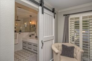 featured image of 3841 E Elm St