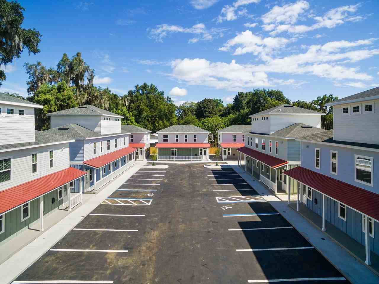 622 Nw 3rd Ave - Photo 3 of 44