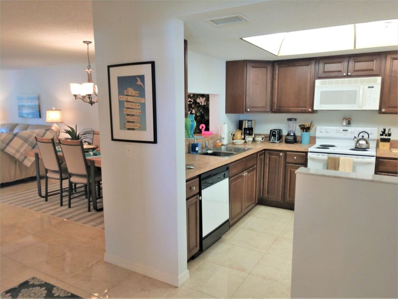 307 Pine Hollow Circle #307 - Photo 3 of 34