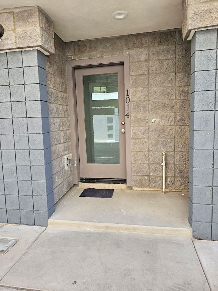 1020 E Spence Ave #1014 - Photo 3 of 38