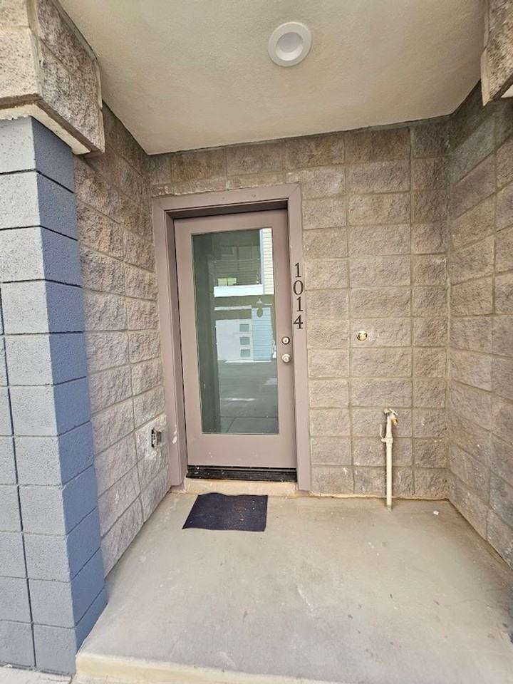 1020 E Spence Ave #1014 - Photo 4 of 38