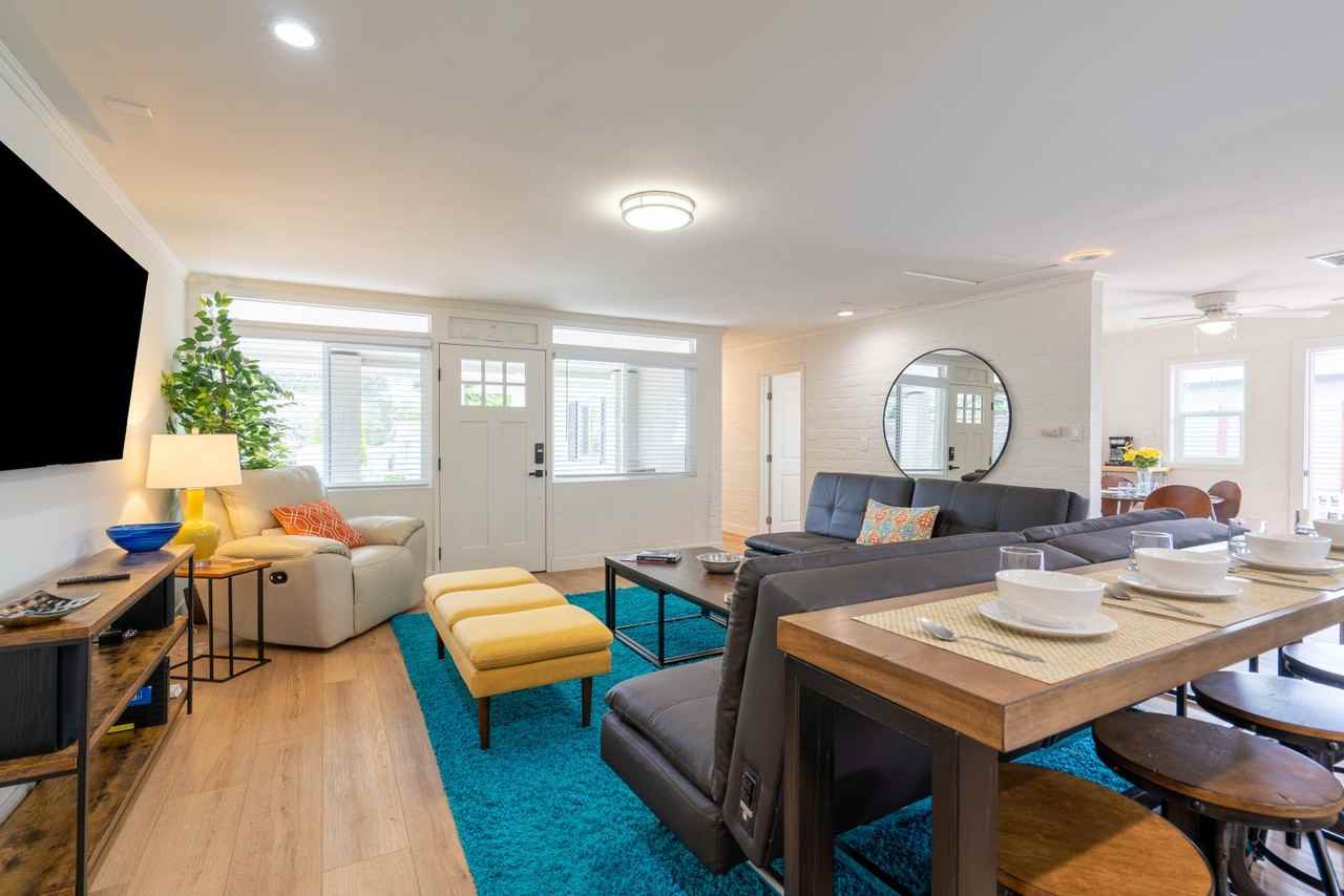 1236 Summit Ave - Photo 2 of 26