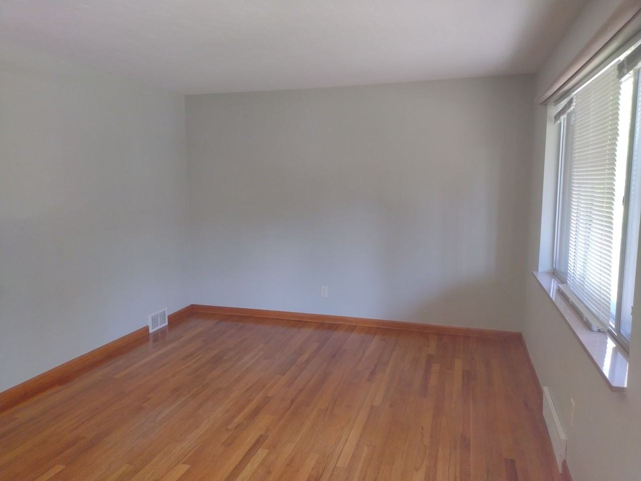 4023 Evergreen Rd - Photo 5 of 45