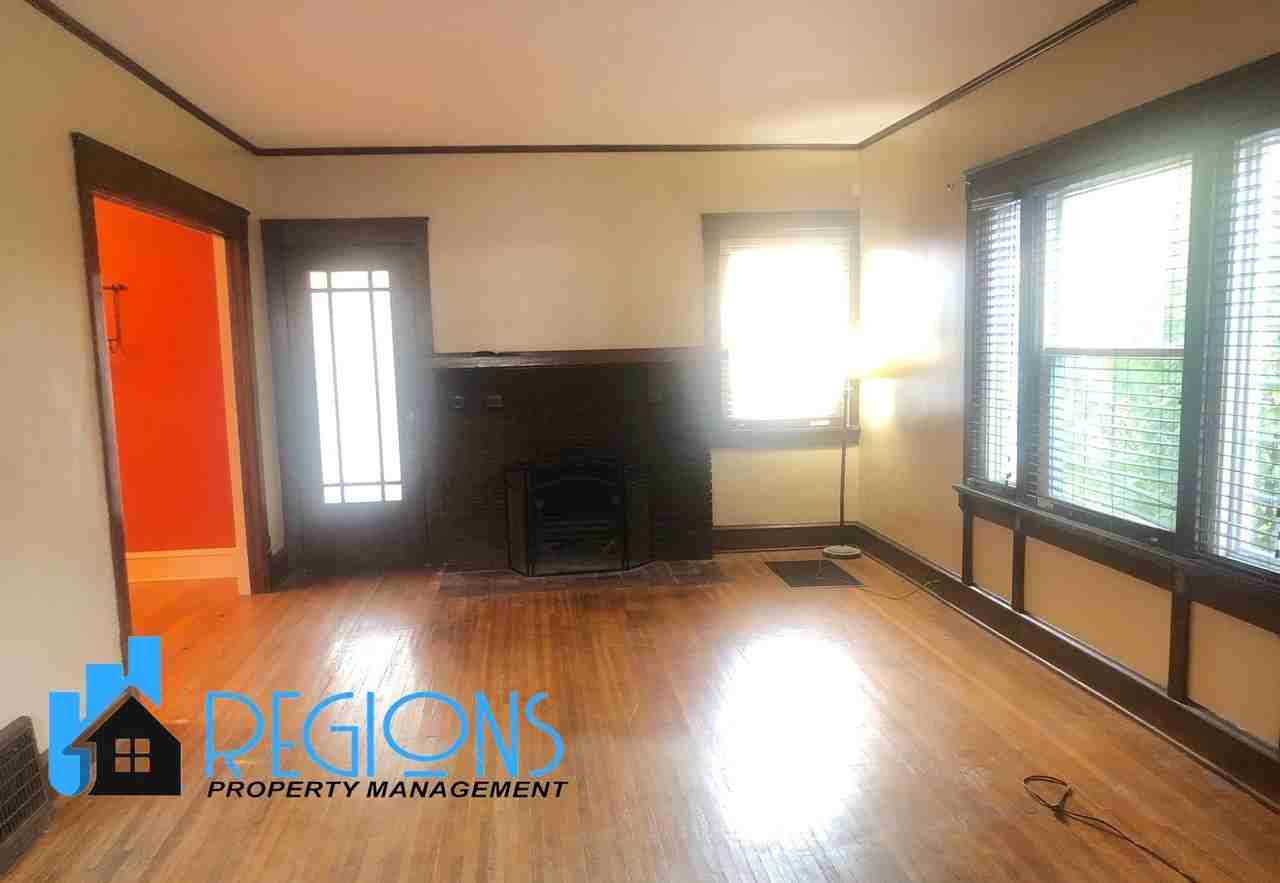 501 E Locust St - Photo 6 of 18