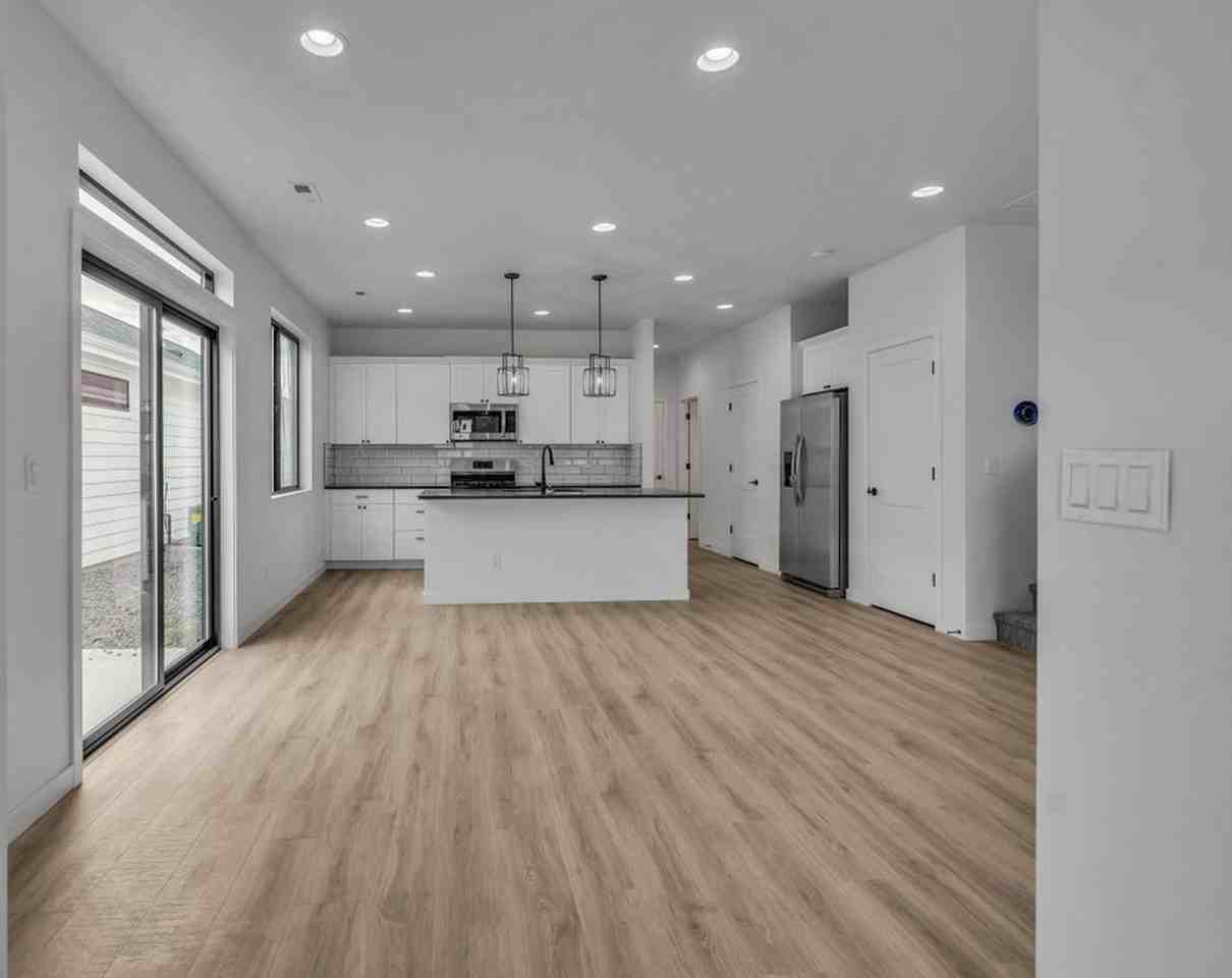 2940 N Phoenix Ln - Photo 7 of 31