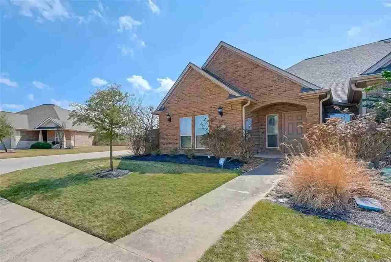 3513 Haverford Rd - Photo 3 of 27