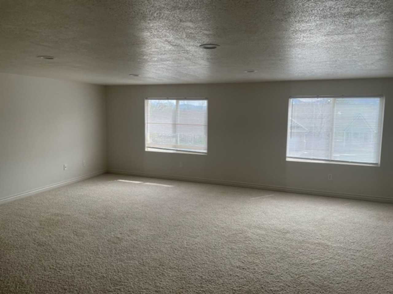 4770 E 3900 N - Photo 7 of 16