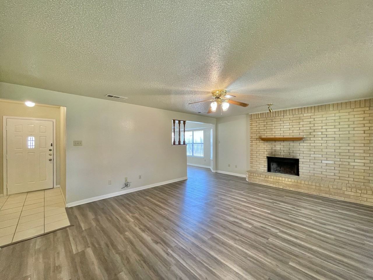 109 Southbrook Dr - Photo 3 of 21