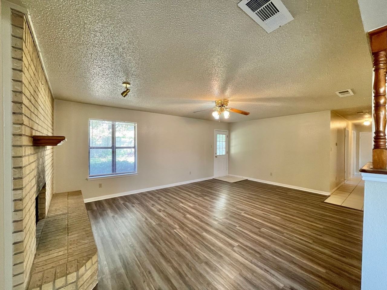 109 Southbrook Dr - Photo 4 of 21