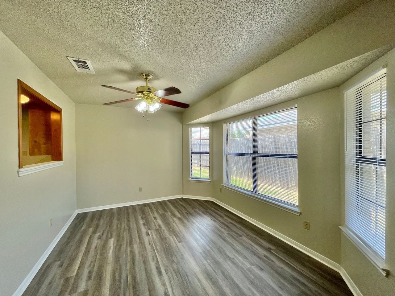 109 Southbrook Dr - Photo 6 of 21