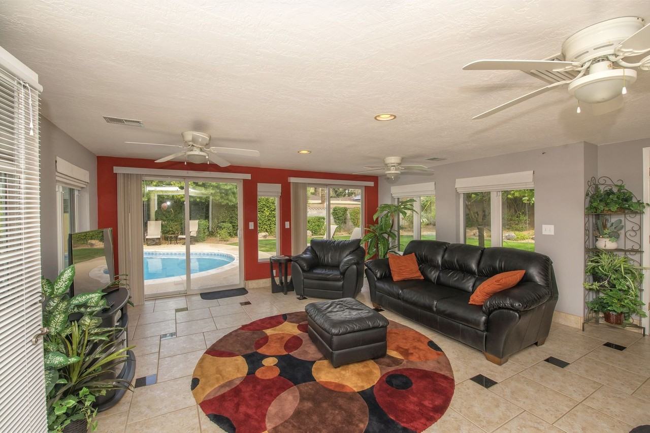 4406 N Dromedary Rd - Photo 4 of 18