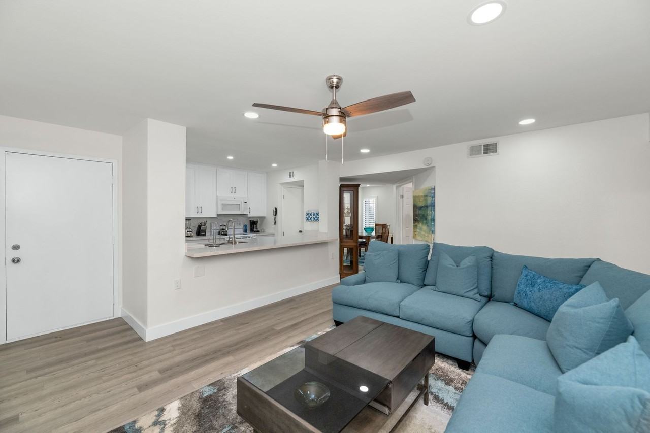 5221 N 24th St #106 - Photo 2 of 21