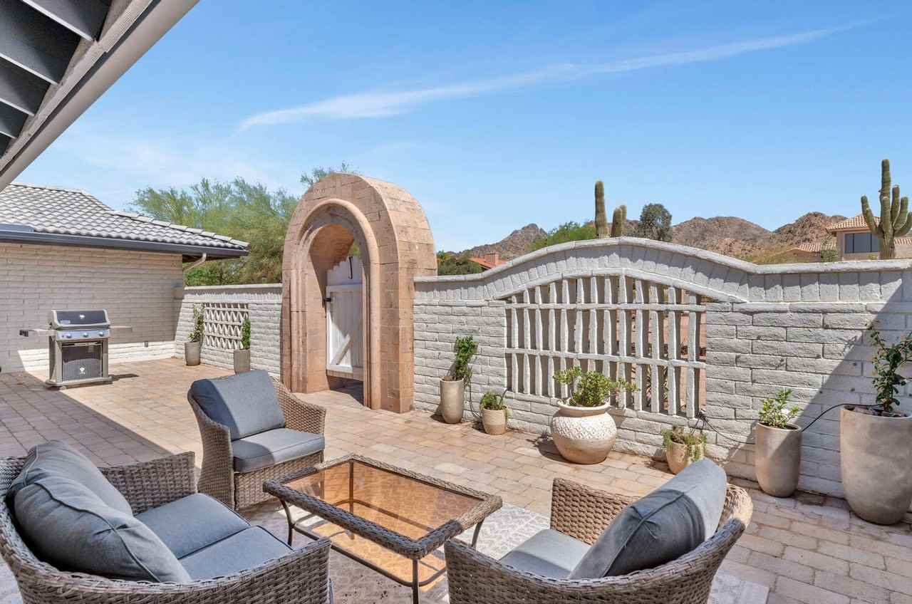 3411 E Valley Vista Ln - Photo 5 of 32