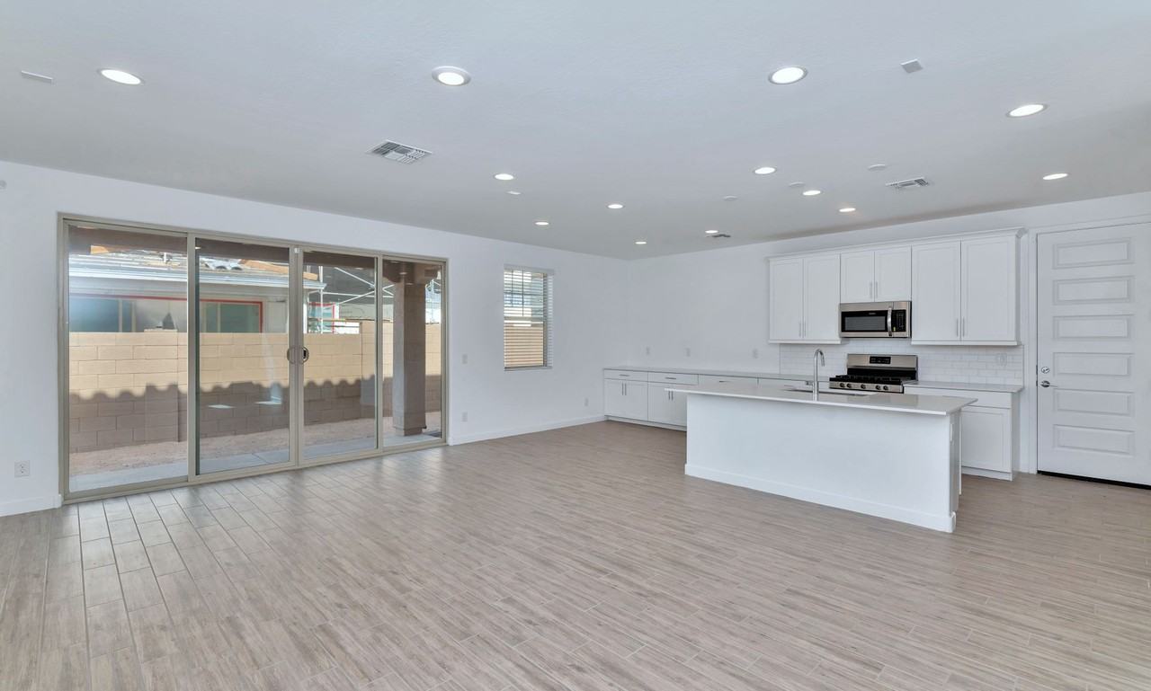 9918 E Texas Ave - Photo 2 of 32