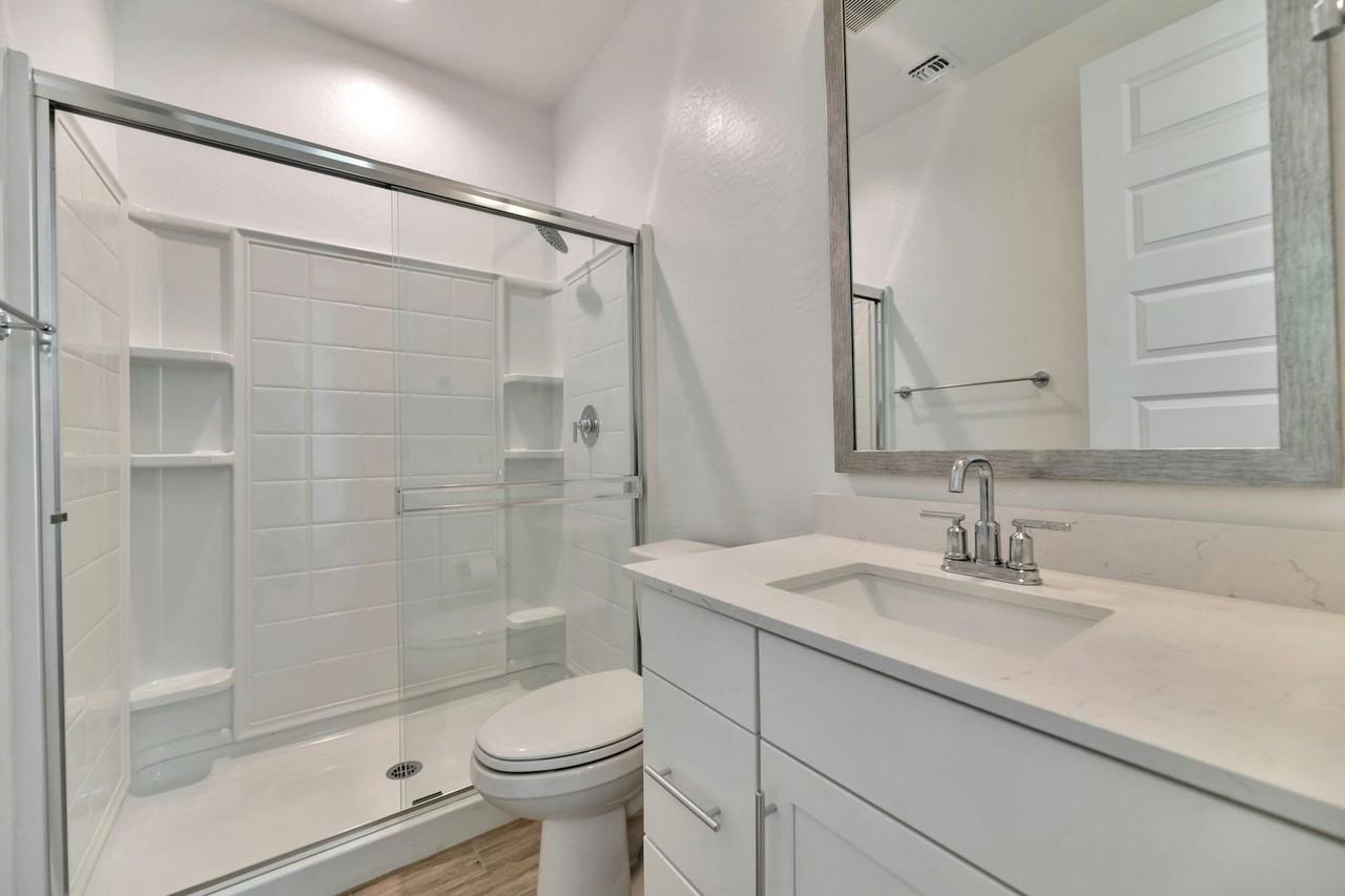 9918 E Texas Ave - Photo 7 of 32