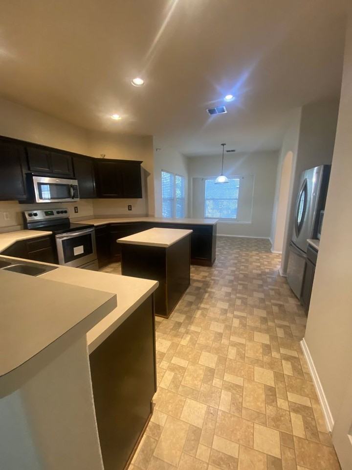 823 Point Cv - Photo 2 of 35