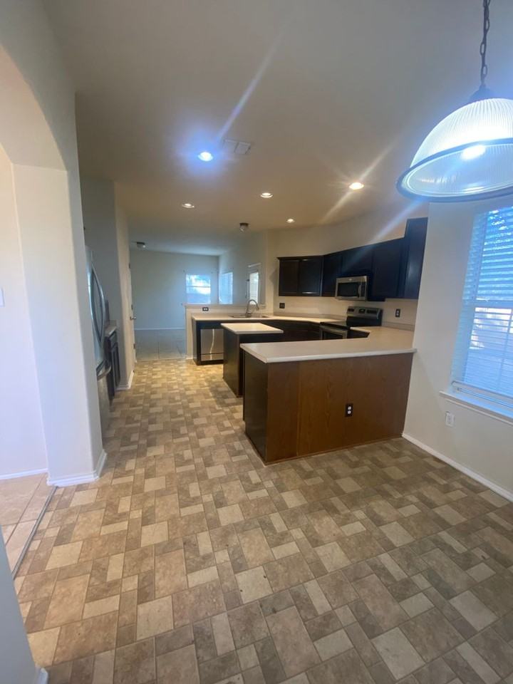 823 Point Cv - Photo 4 of 35