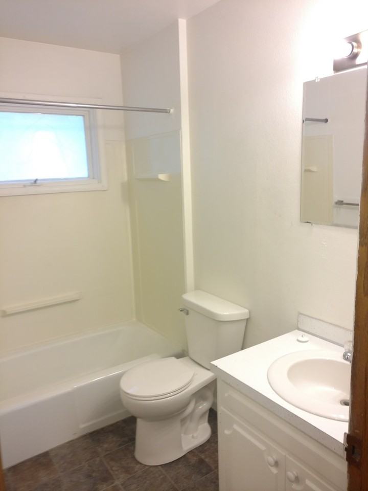 2110 Melrose Ct - Photo 7 of 14