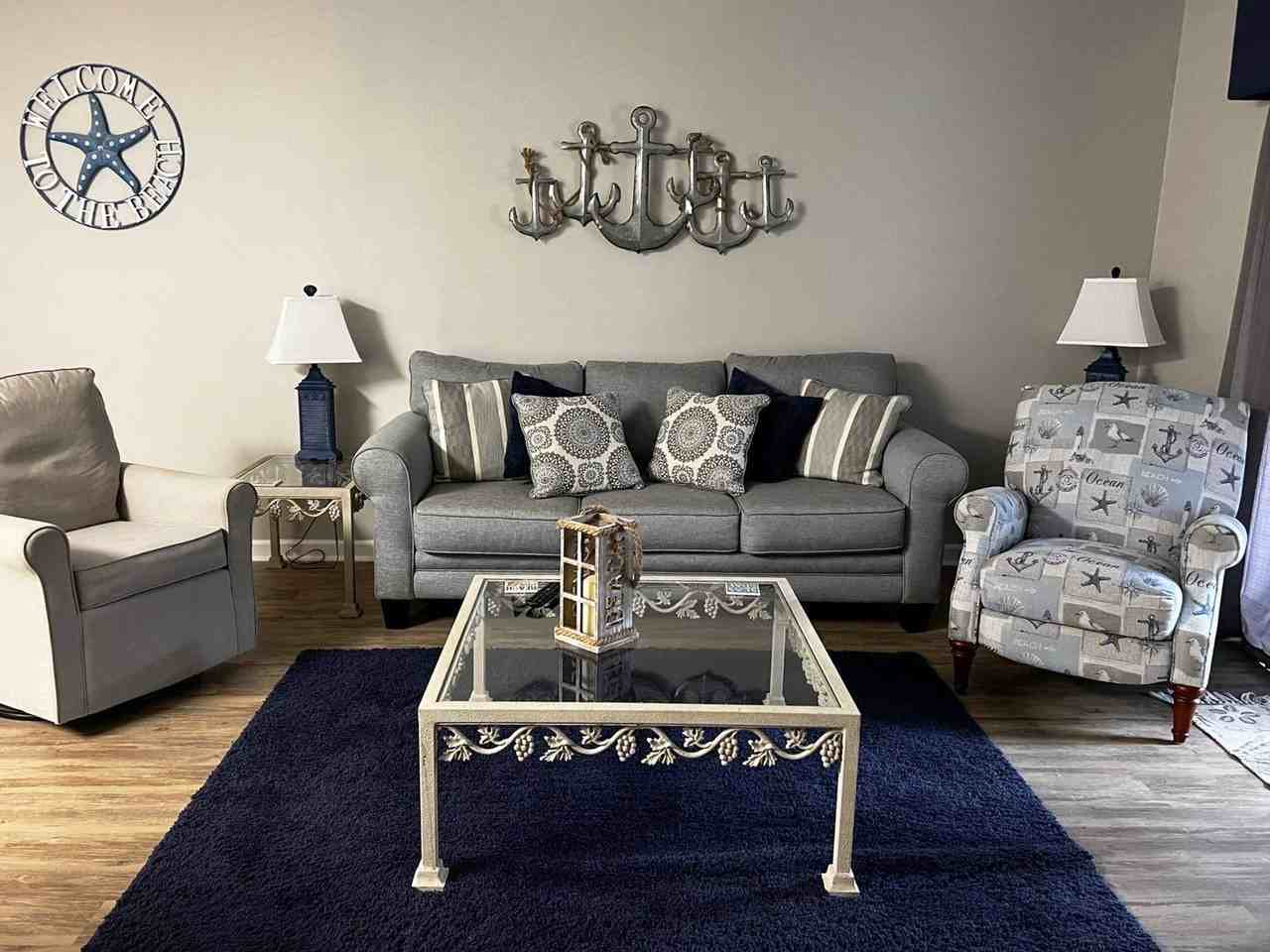 1095 Plantation Dr - Photo 3 of 13