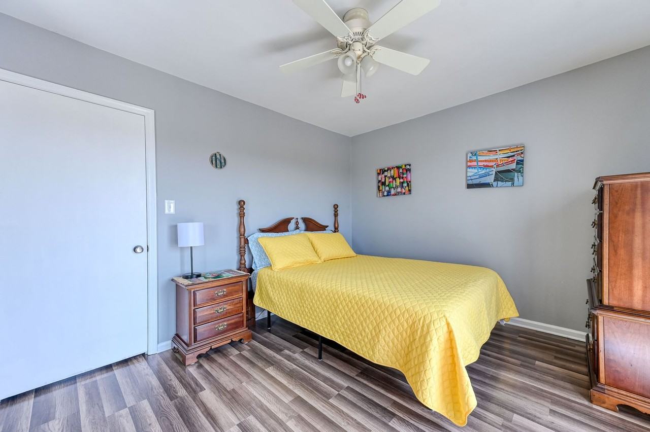135 Sea Gull Ln - Photo 2 of 33