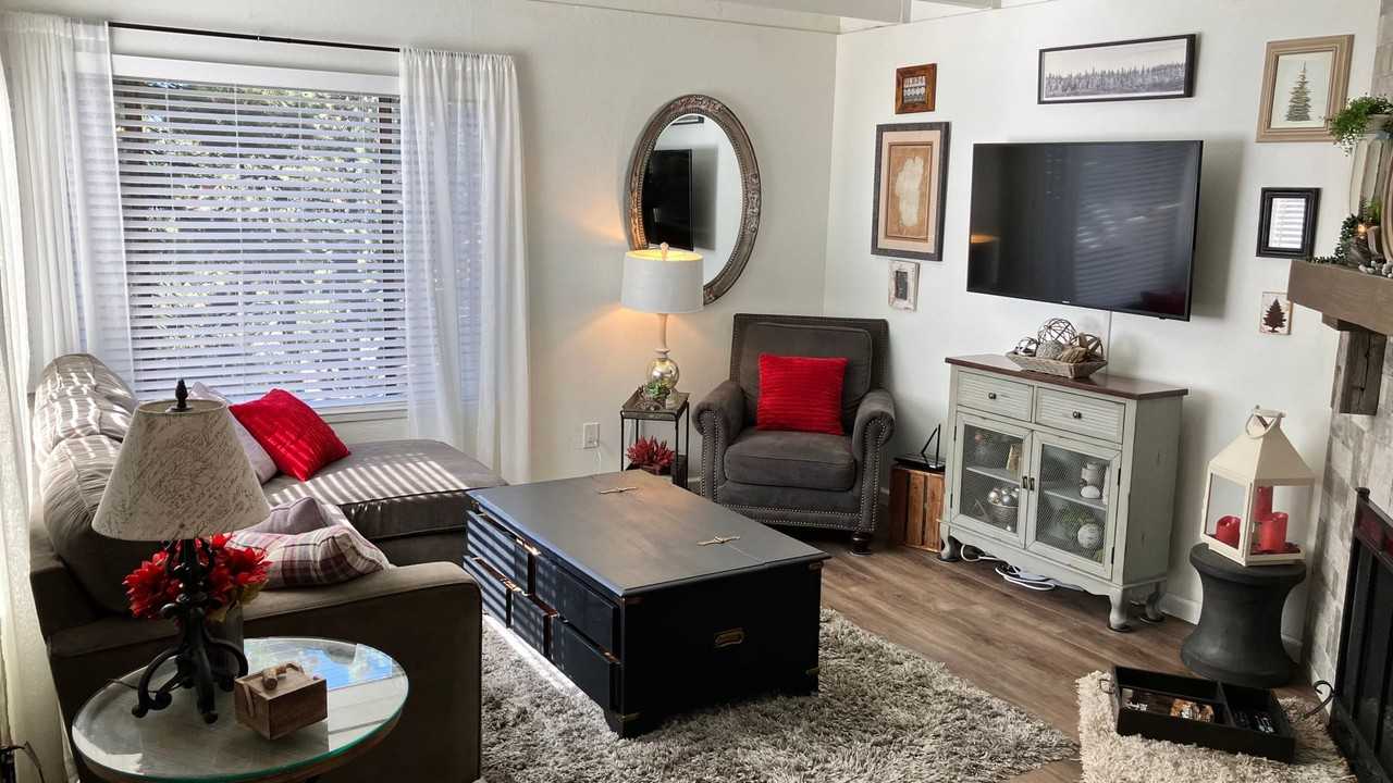 195 Clubhouse Cir - Photo 2 of 26