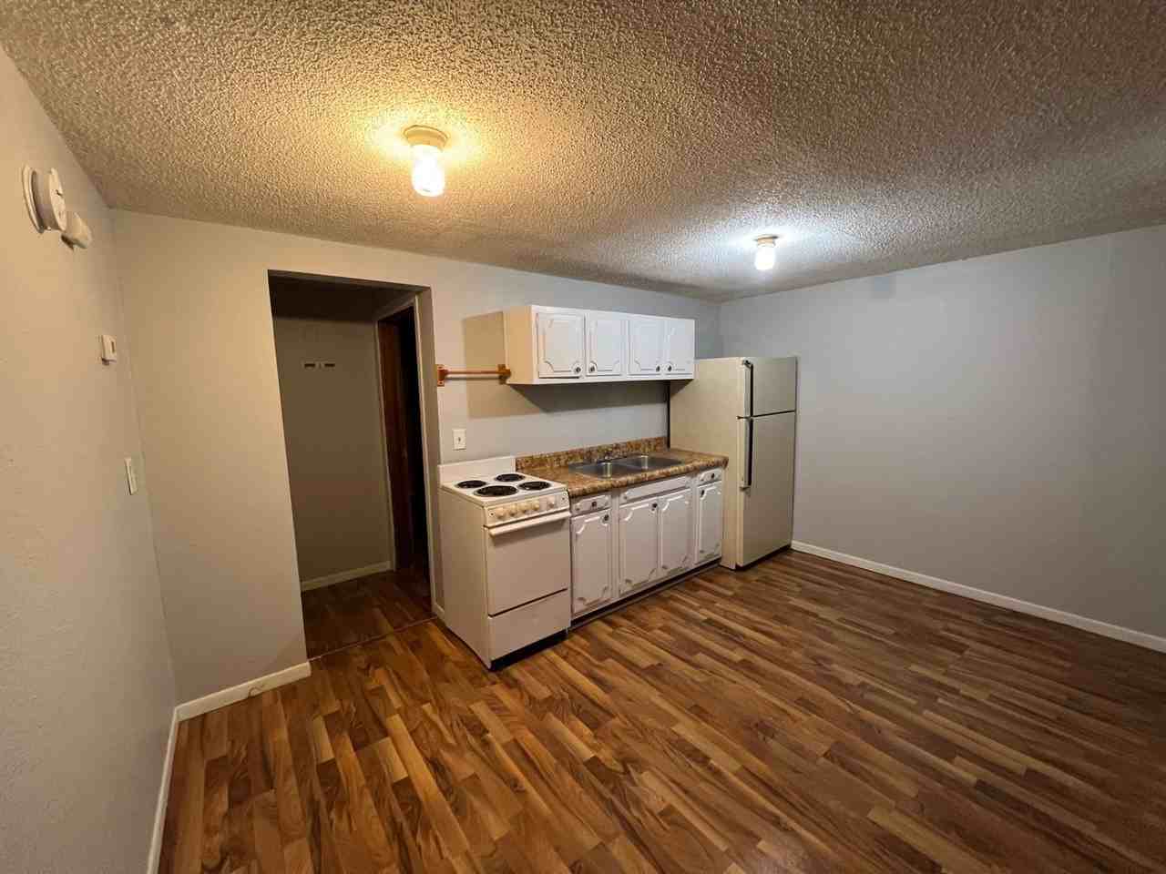 411 2nd St Sw - Photo 2 of 8