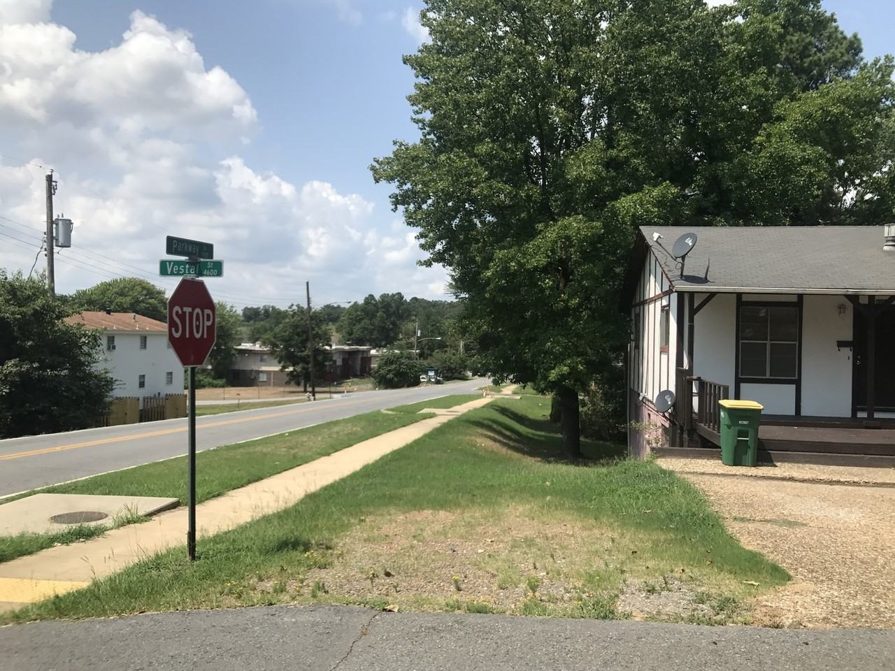 4501 Vestal St - Photo 3 of 19