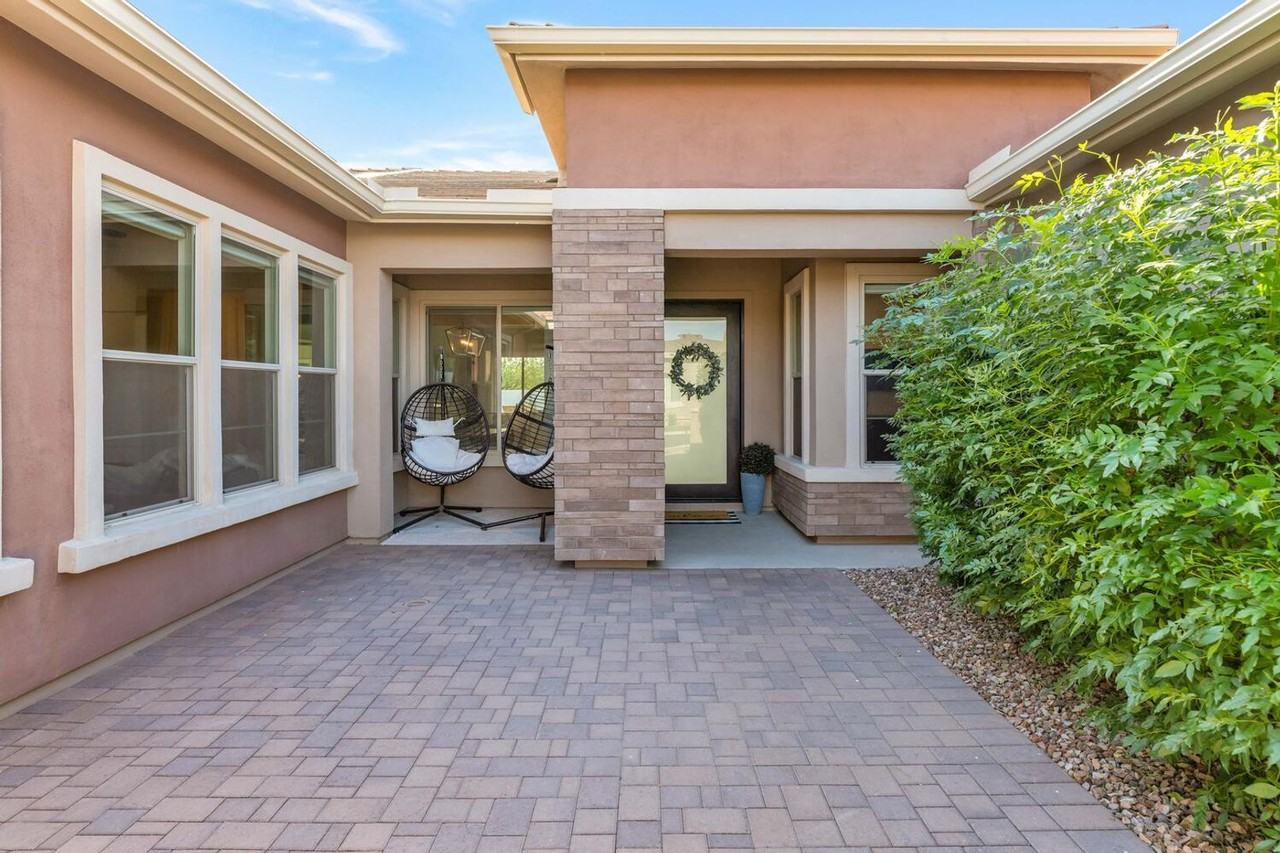 2855 E Los Gatos Dr - Photo 2 of 38