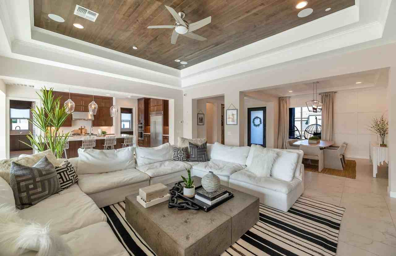 2855 E Los Gatos Dr - Photo 5 of 38