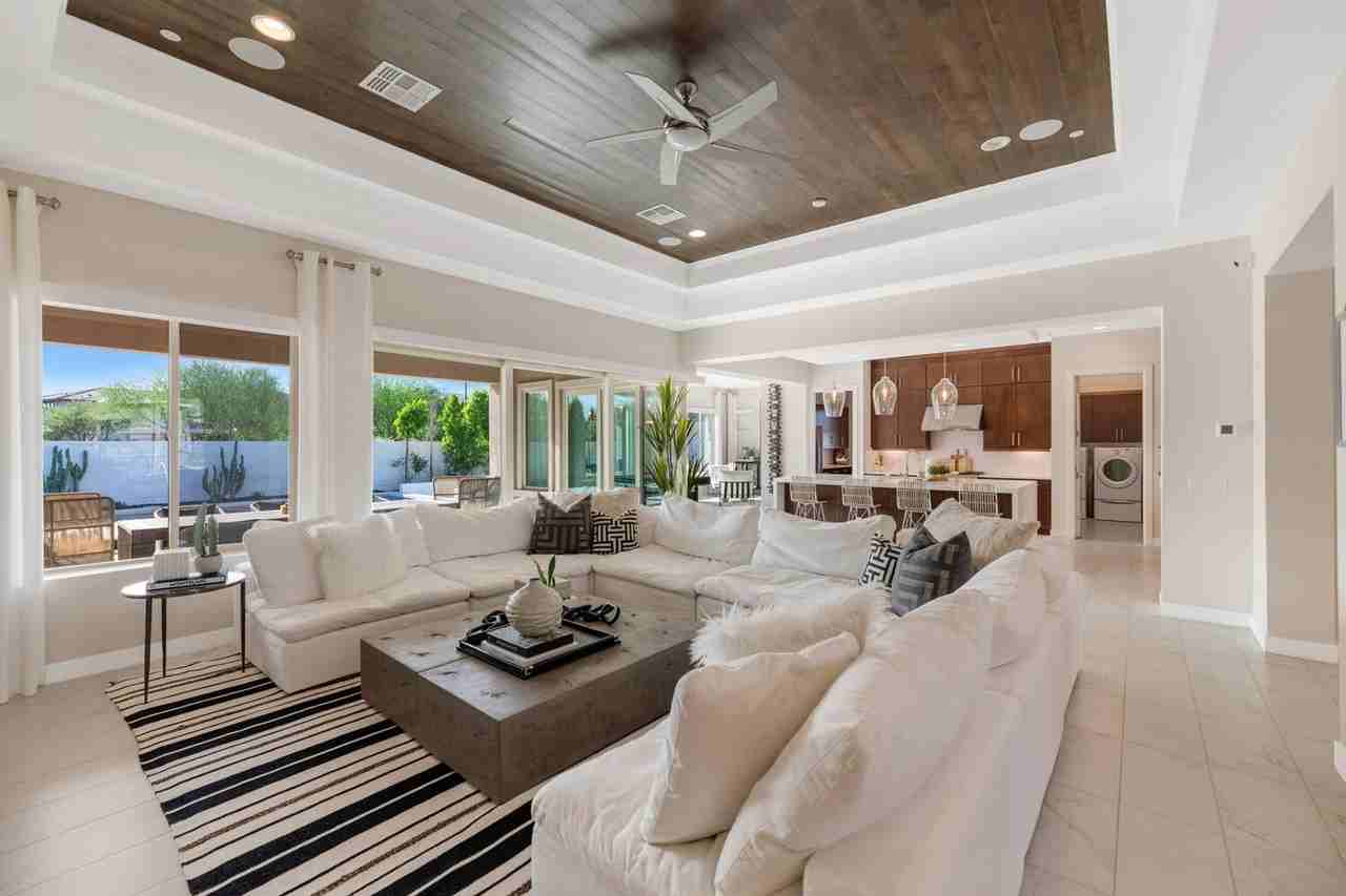 2855 E Los Gatos Dr - Photo 6 of 38