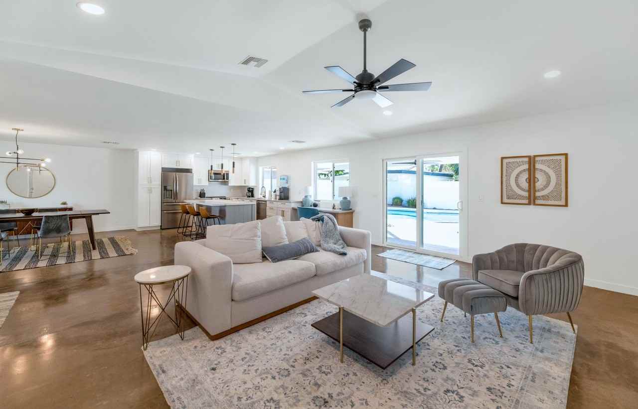 1511 E Edgewater Dr - Photo 2 of 21