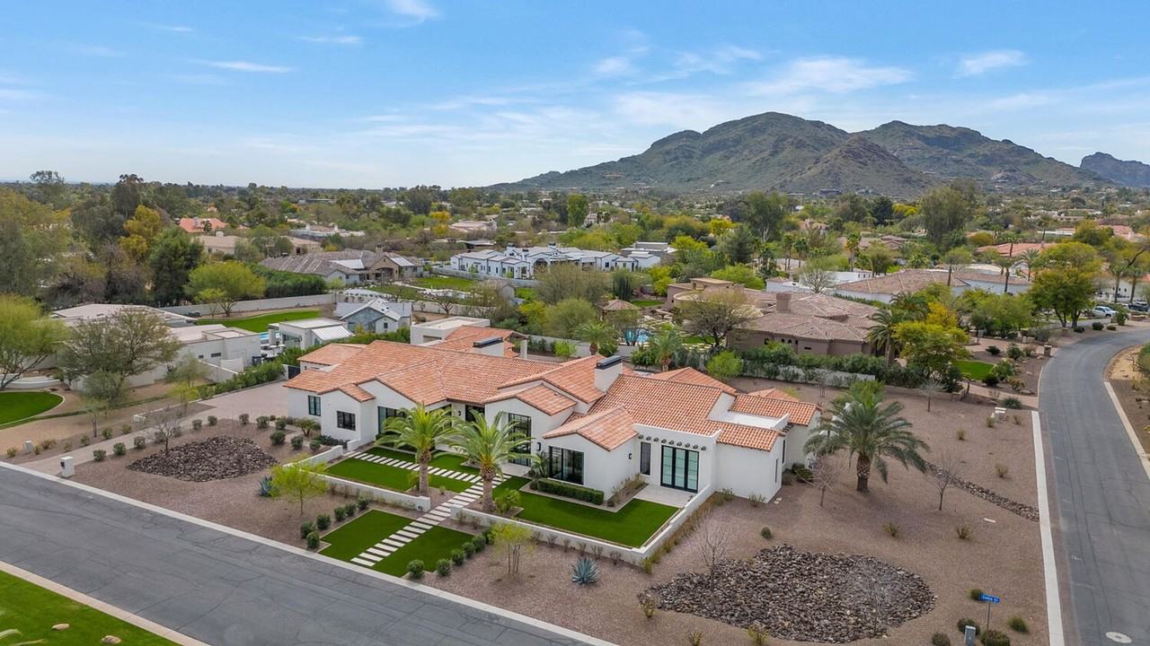 5353 E Sanna St - Photo 3 of 40