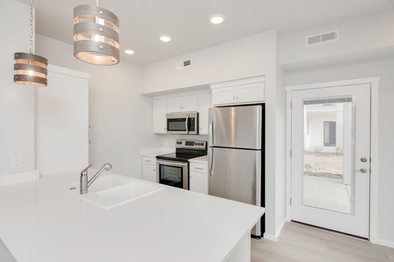 5121 Farnum Ln #201 - Photo 6 of 17