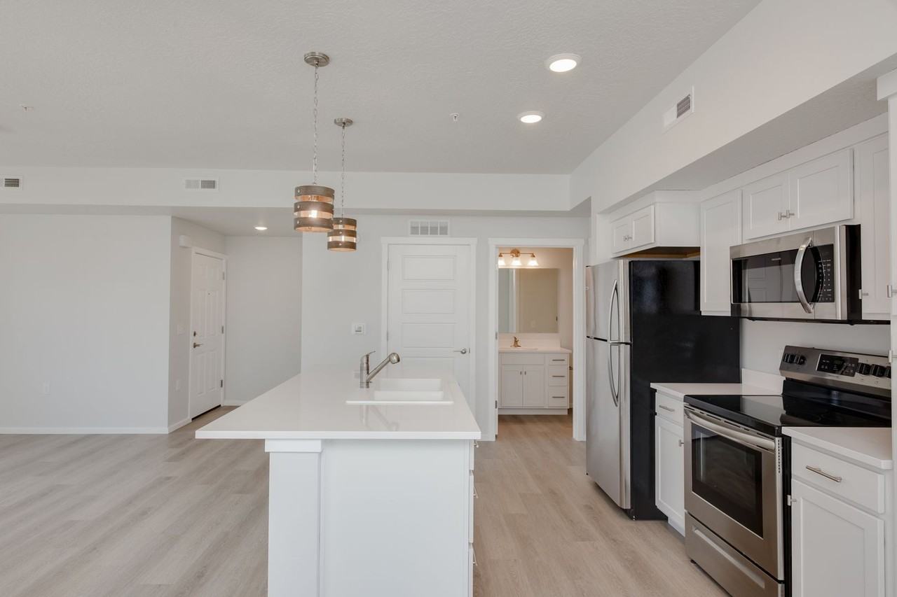 5017 Farnum Ln #201 - Photo 5 of 17