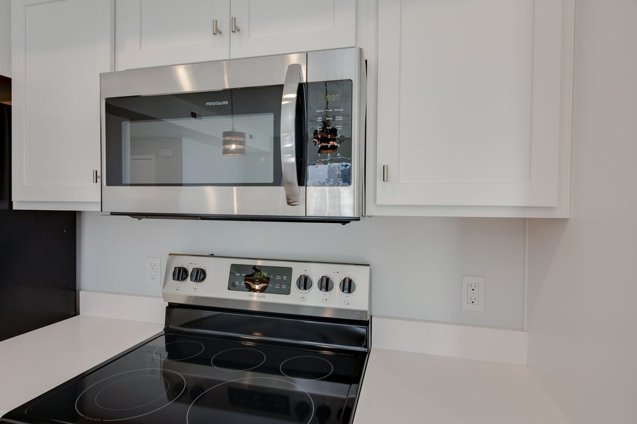 5017 Farnum Ln #201 - Photo 6 of 17