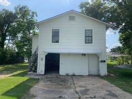 featured image of 616 1/2 Armstrong St