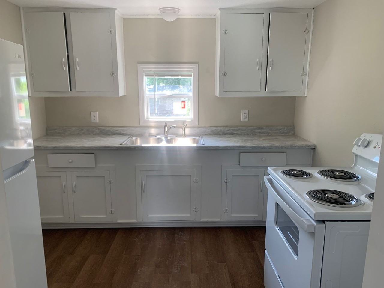616 1/2 Armstrong St - Photo 3 of 7