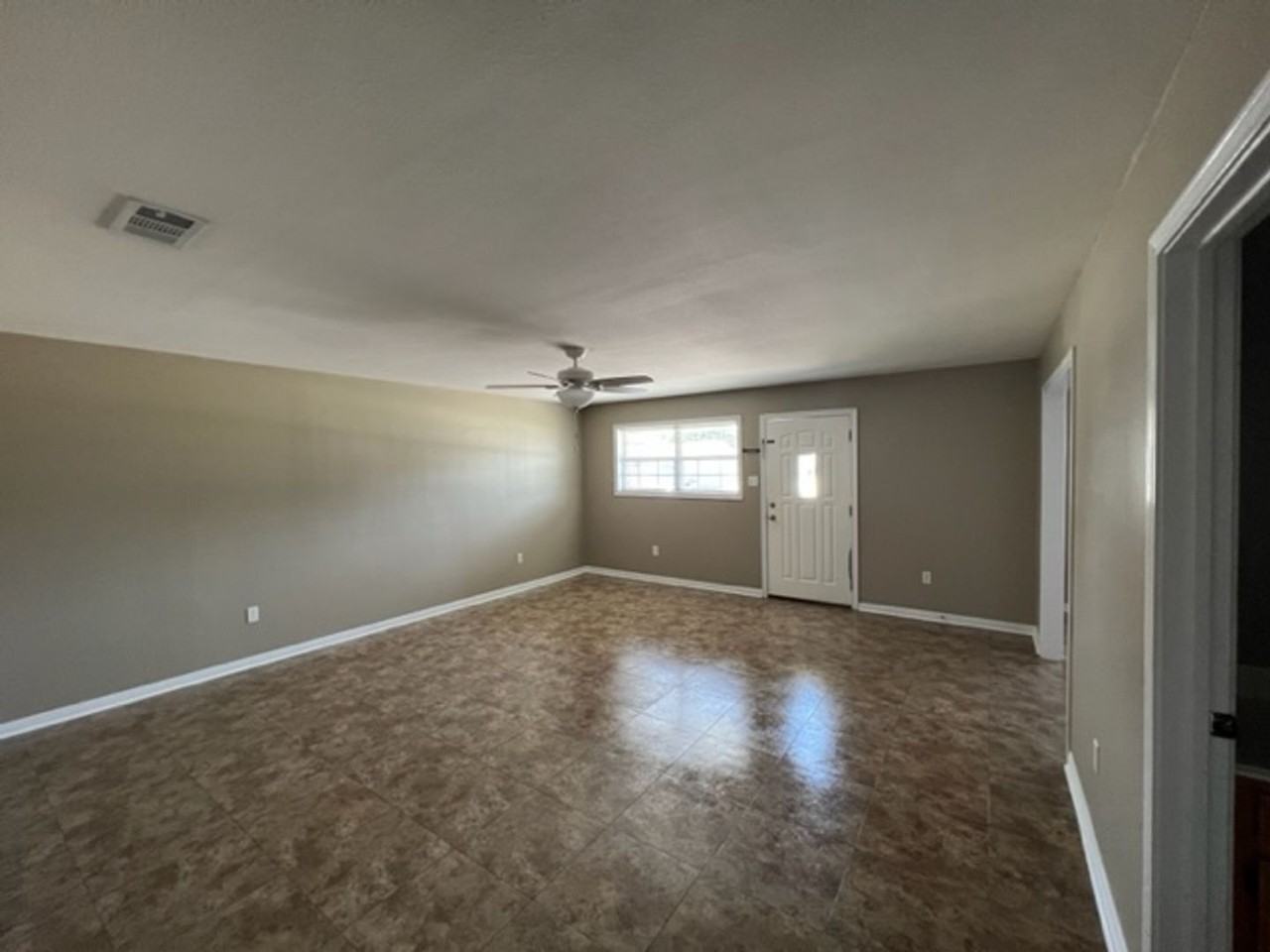 4334 Eileen St - Photo 2 of 13