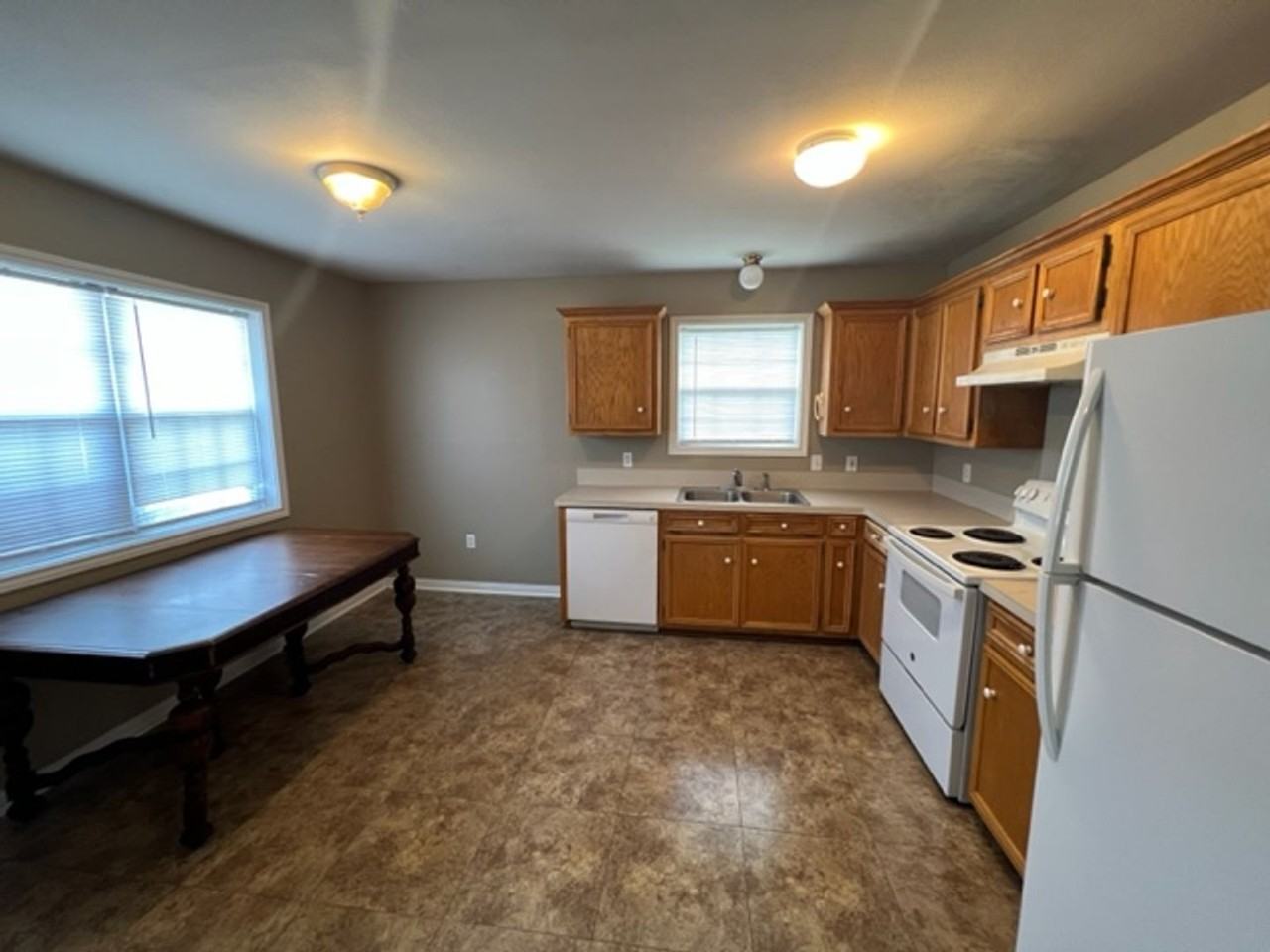 4334 Eileen St - Photo 4 of 13