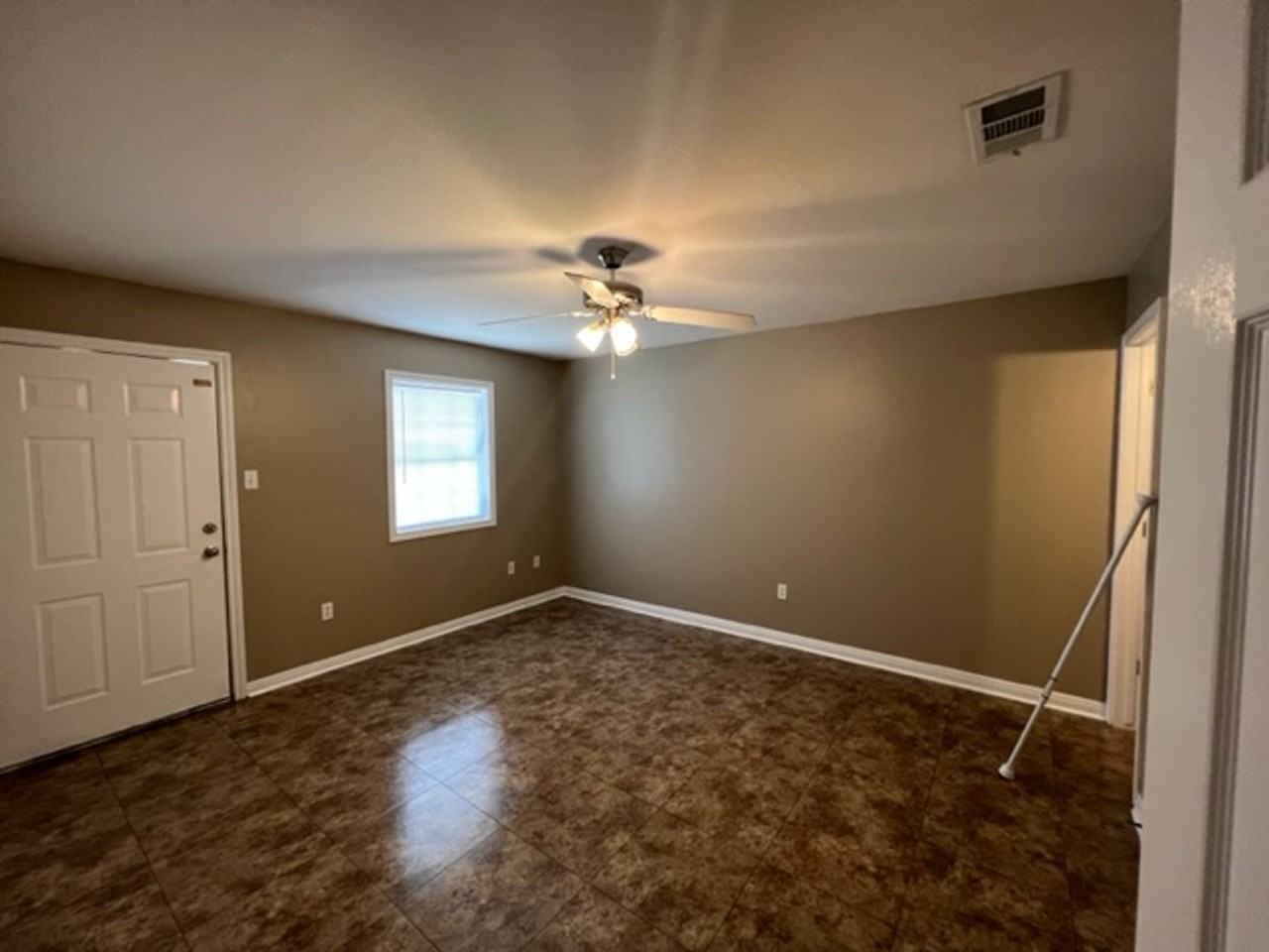 4334 Eileen St - Photo 7 of 13