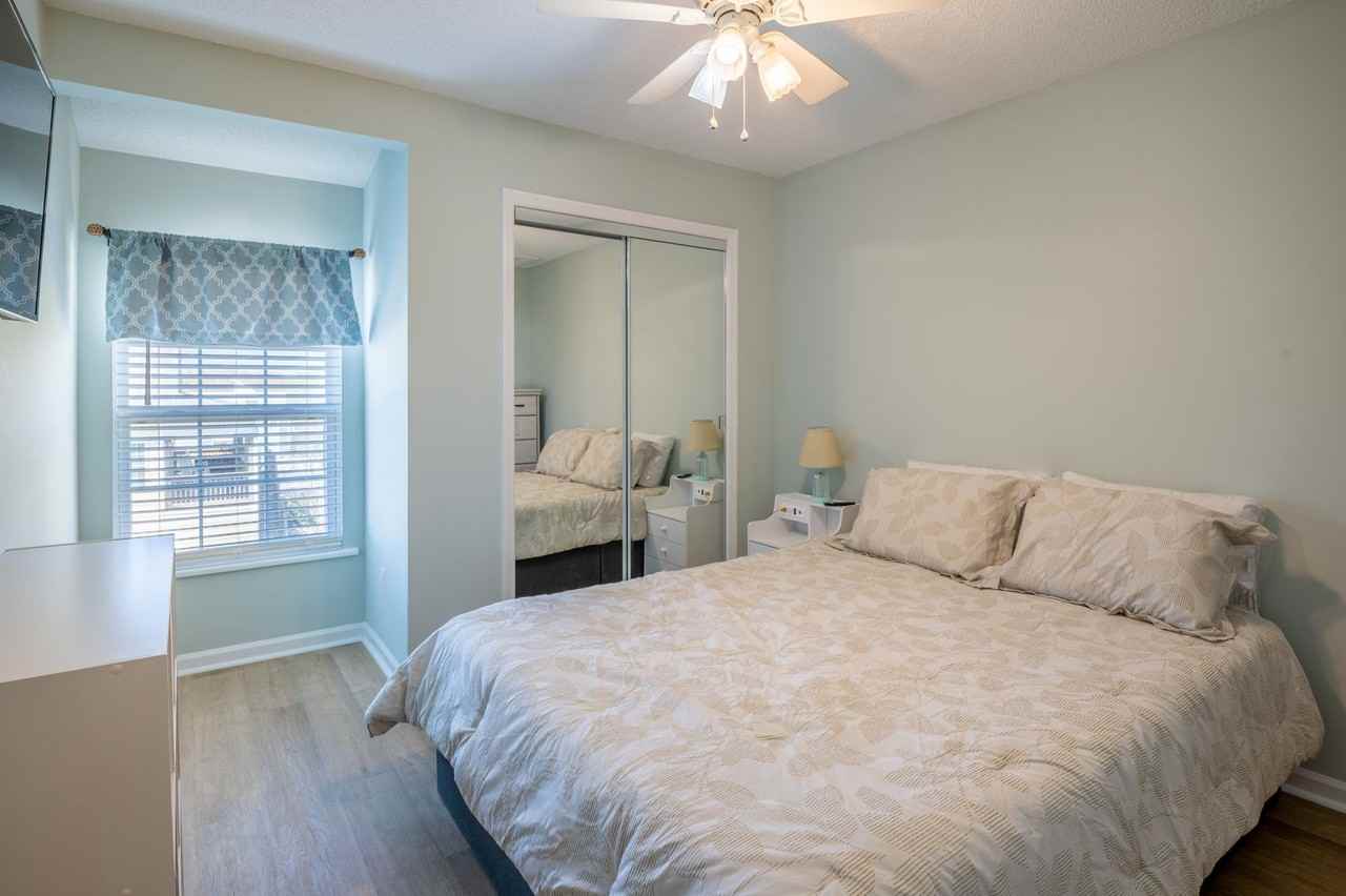 200 Driftwood Villas @ 200 Lake Park Blvd S - Photo 3 of 23