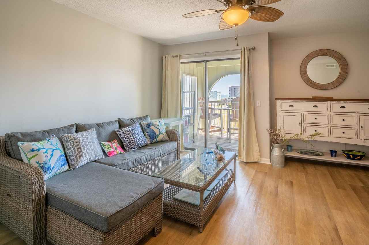 200 Driftwood Villas @ 200 Lake Park Blvd S - Photo 2 of 23