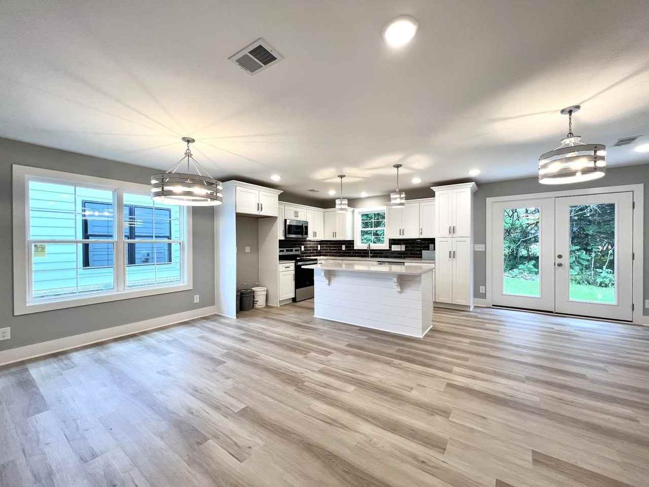 721 Hollie Way - Photo 4 of 18
