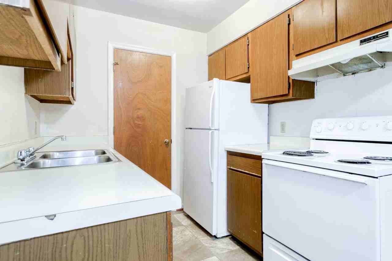 909 Montgomery St #B - Photo 4 of 9