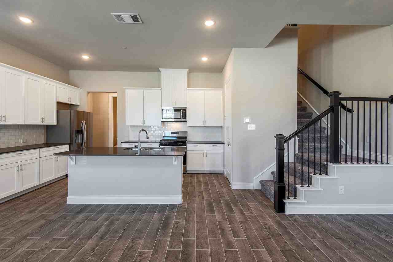 6298 Blythe Dr - Photo 2 of 25