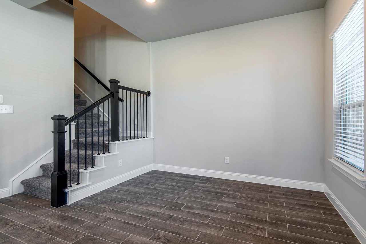 6298 Blythe Dr - Photo 3 of 25